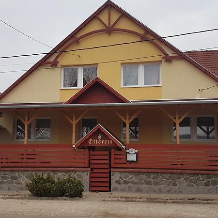 Ket Vandor Fogado Mátraderecske Kültér fotó